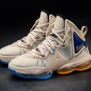 Nike Men shoes Lebron XIX 19 Basketball men size 7 pearl white DC9339 200